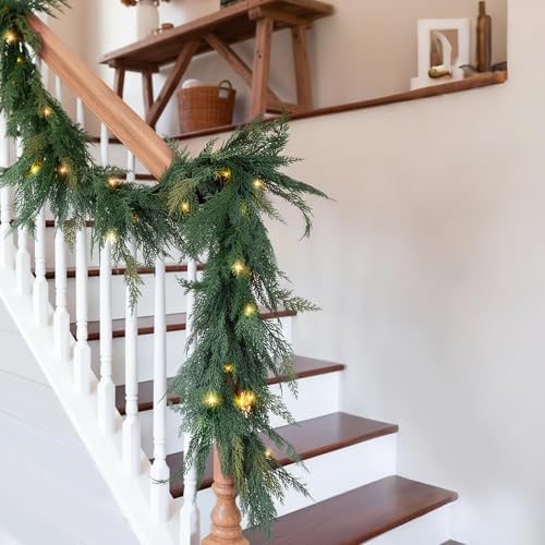 9ft Lighted Faux Cedar Garland E627