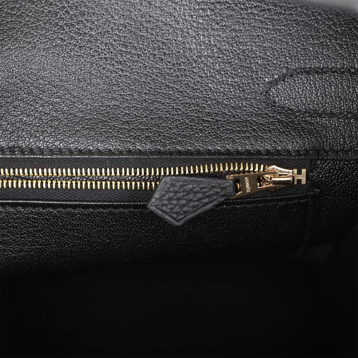Black Leather Handbag D63630