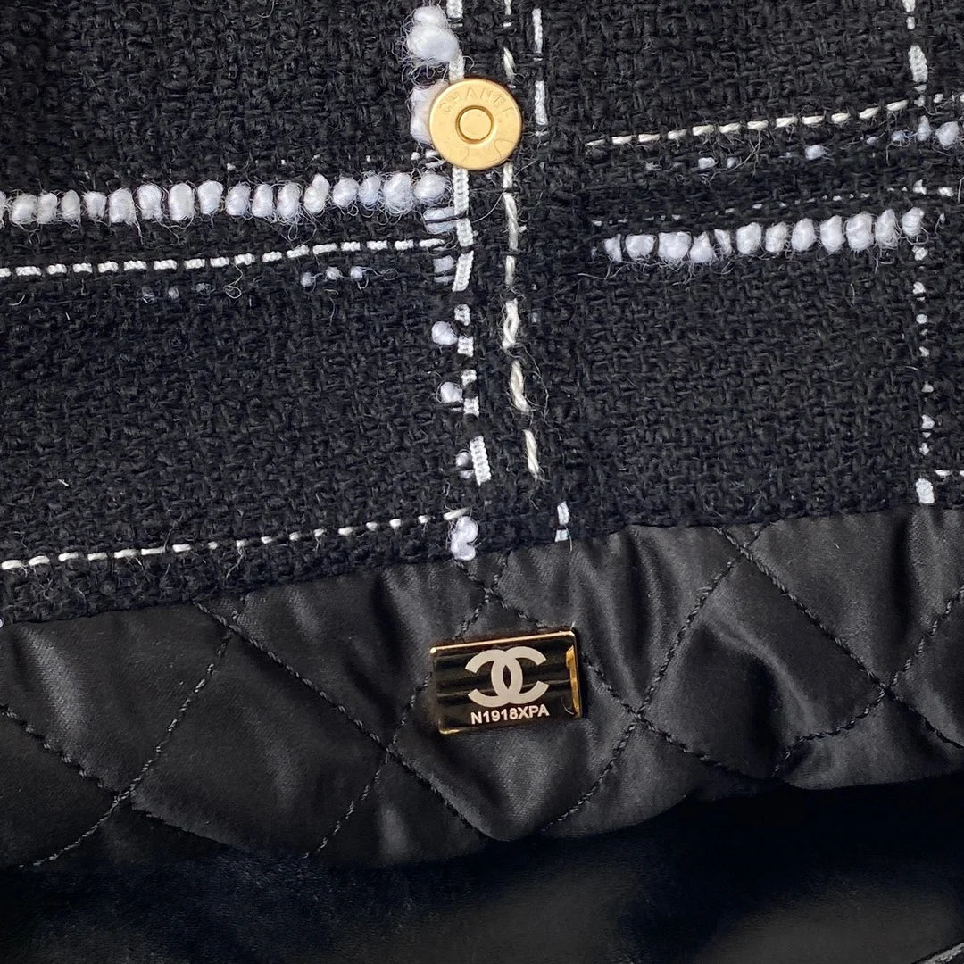 Black Handbag G170627