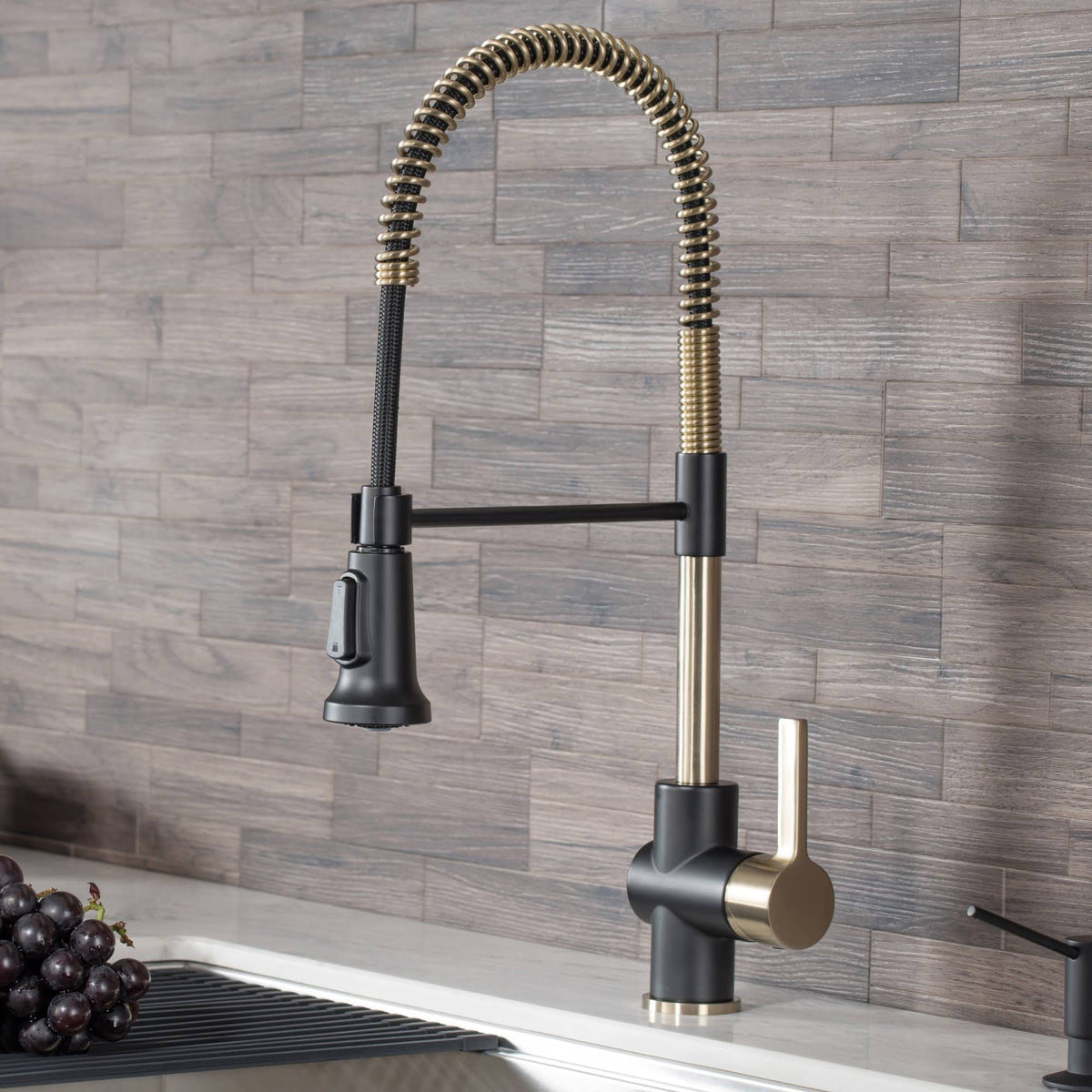 Brushed Gold & Matte Black Commercial Kitchen Faucet with Dual Function Sprayhead O4272