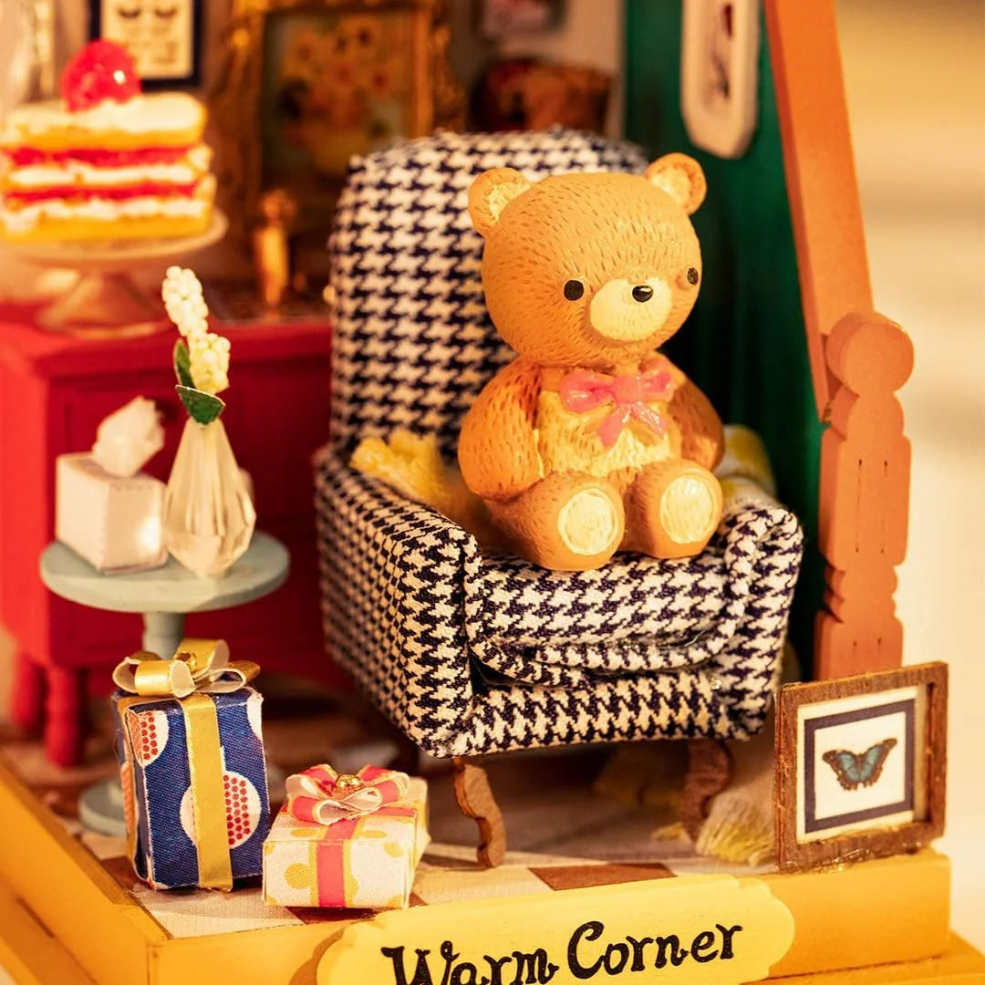 DIY Miniatures Kit with Furniture Wooden Doll House S538