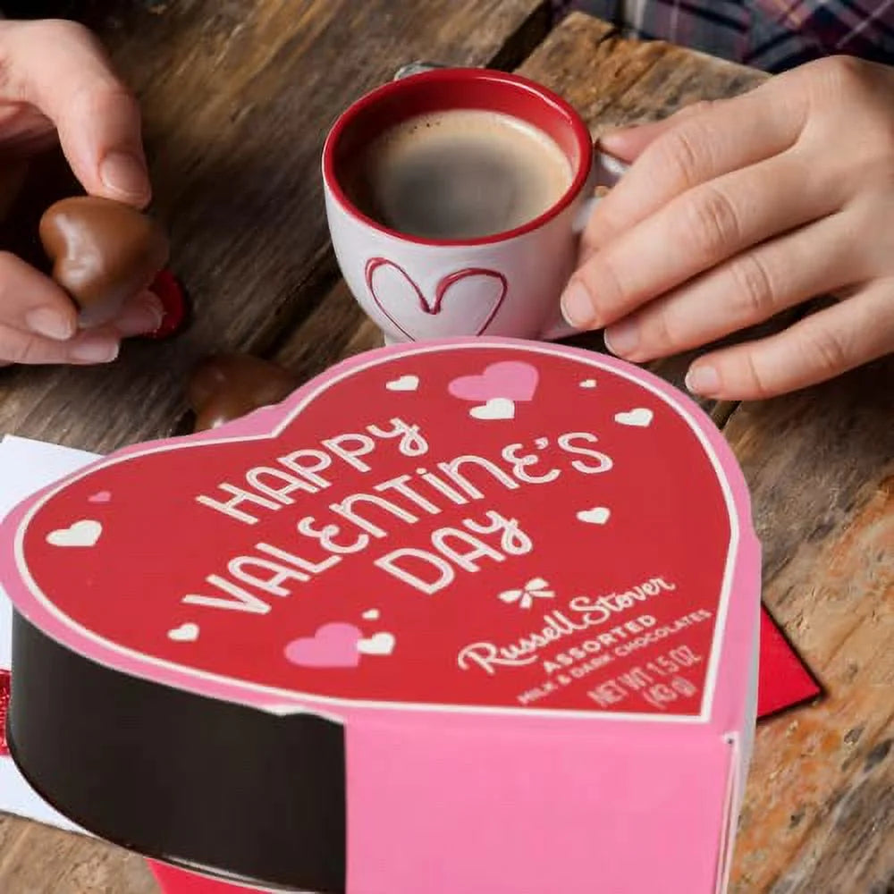 Set Of 4 Heart Shaped Chocolate Gift Boxes With Milk And Dark Chocolates K5232