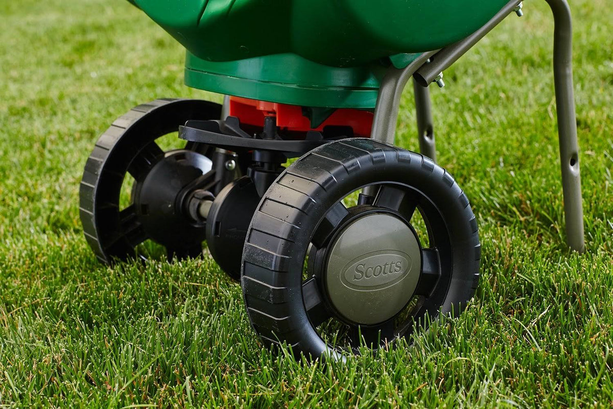 Turf Builder Broadcast Spreader P544