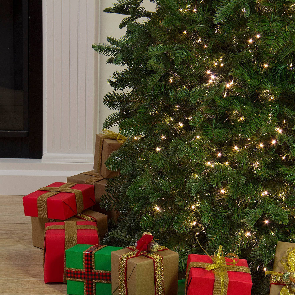 7.5' Pre-Lit Green Tree with Fairy Lights Z26927