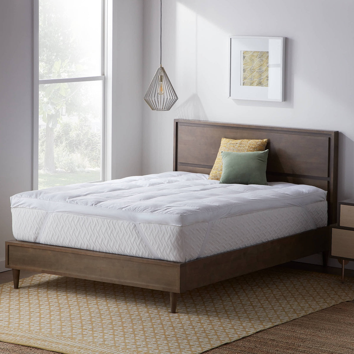 Queen Plush Pillow Top Mattress Topper with Straps G78874