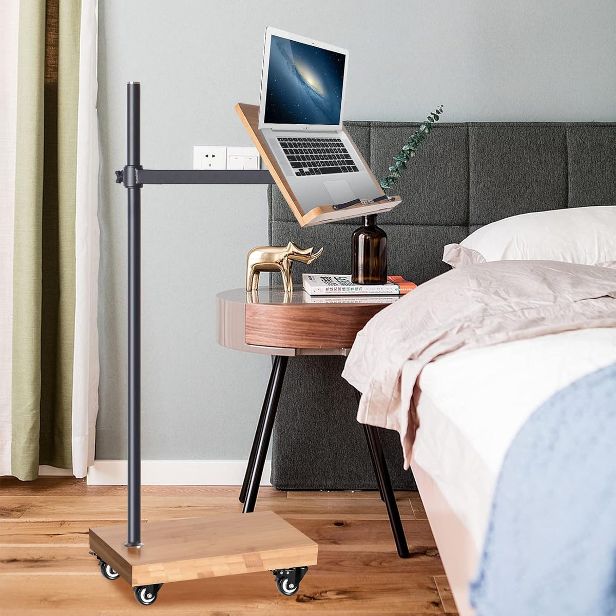 Adjustable Bamboo Floor Book Stand I702