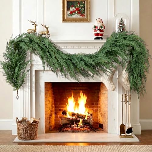 9ft Lighted Faux Cedar Garland E627